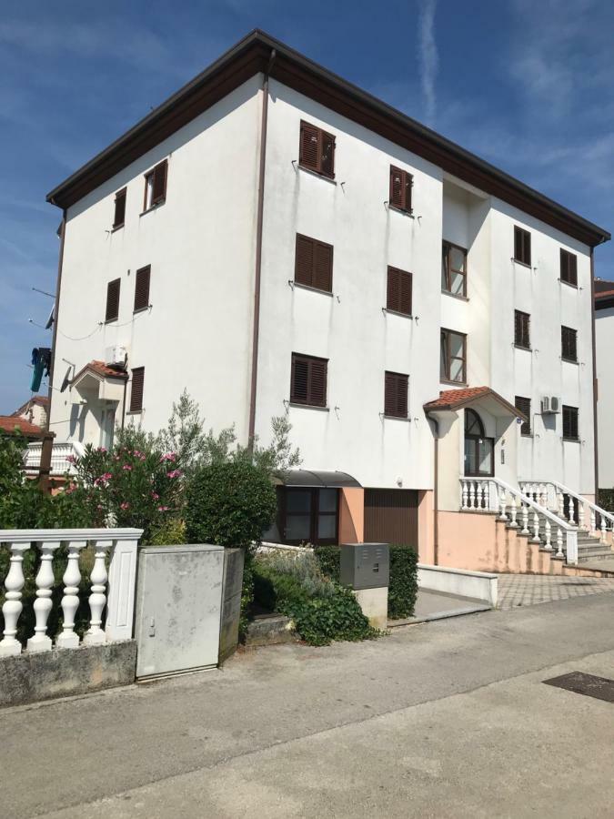 Studio Apartman Lorenzo Umag Buitenkant foto